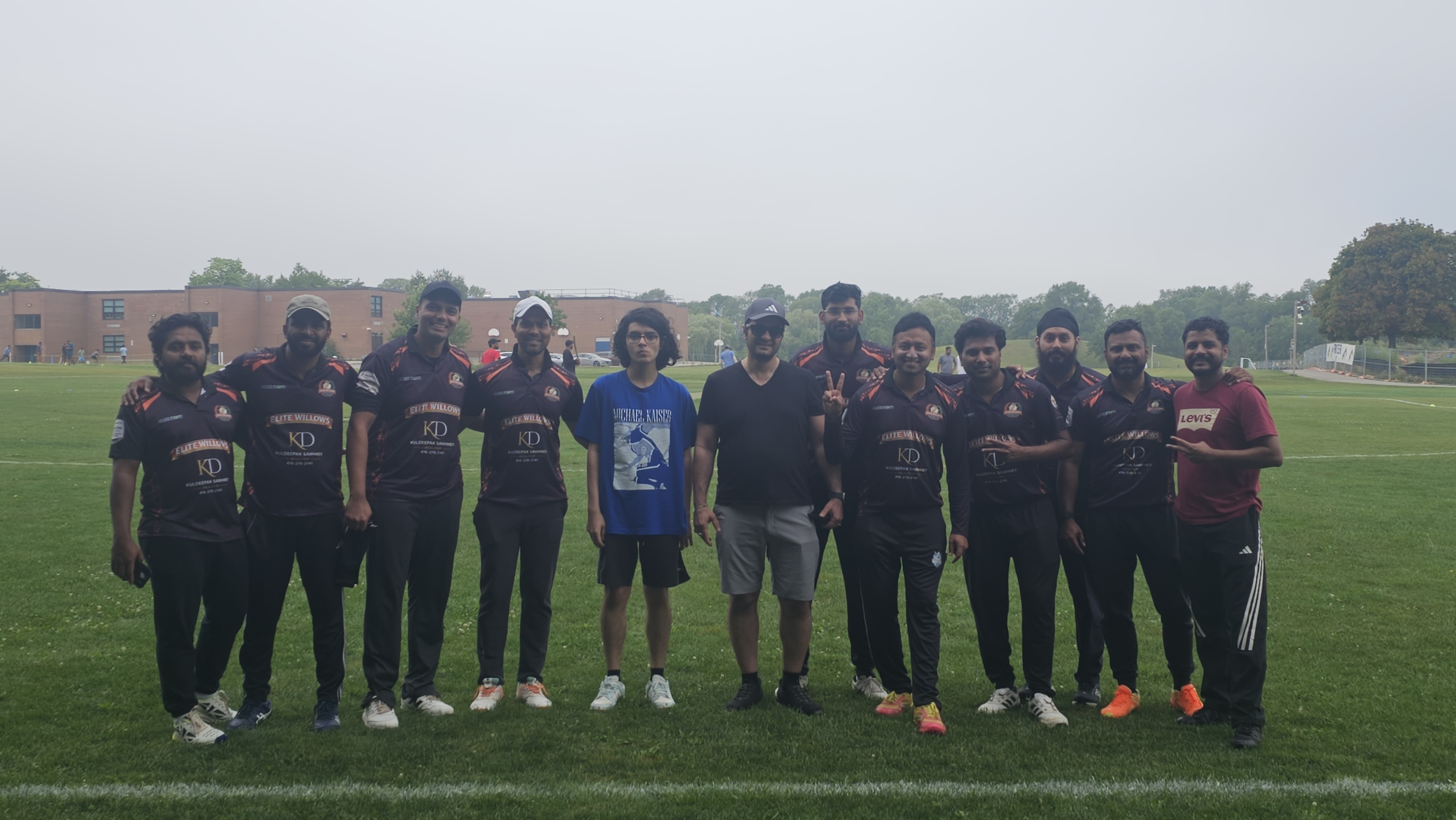 Elite Willows Cricket Club squad lineup photograph in Toronto, Ontario